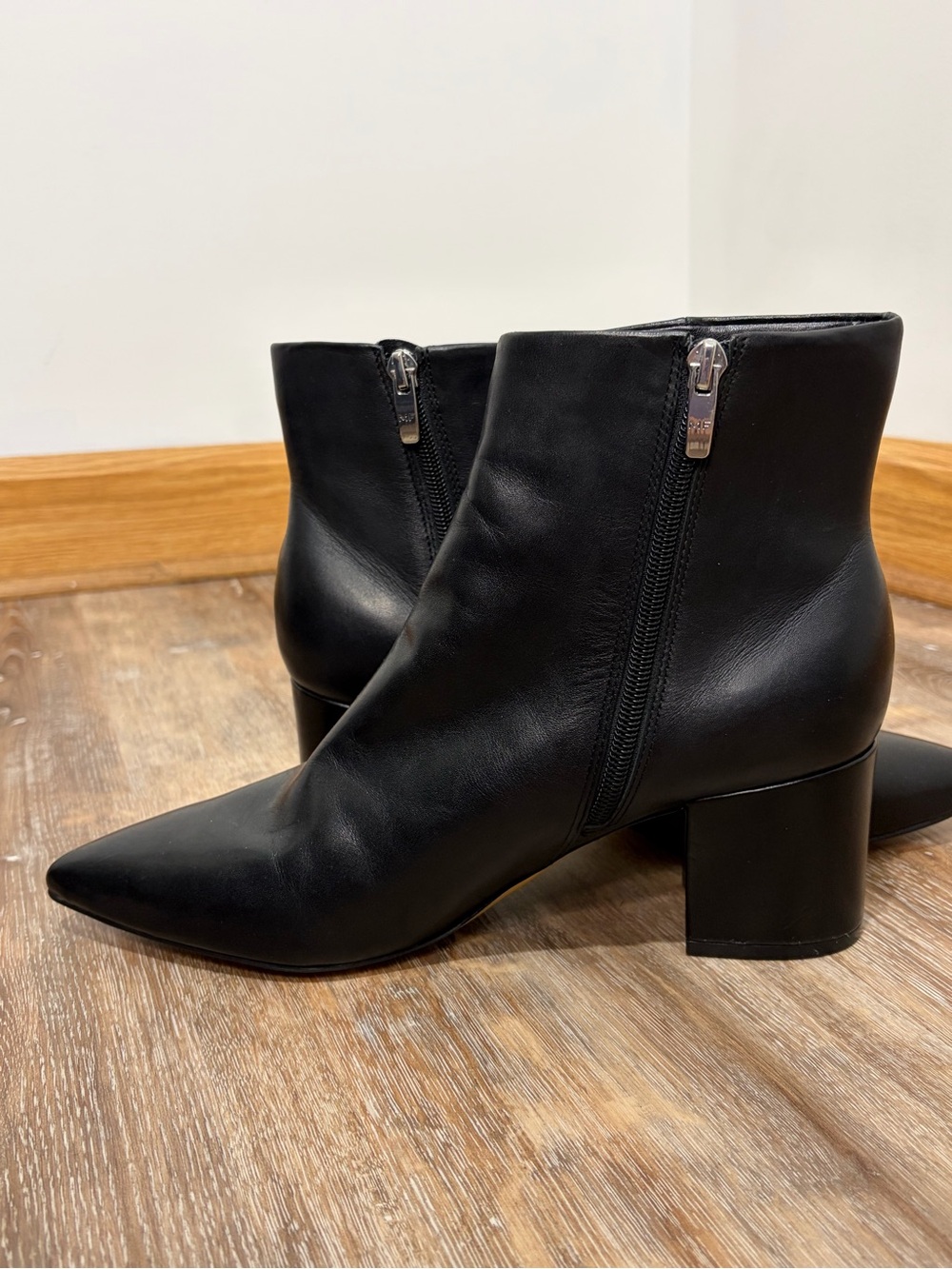 Marc Fisher Black Leather Ankle Boots Women's Size 9.5 Bootie Modern Minimalist - Picture 10 of 16